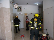  بالصور: طواقم الانقاذ والاطفائية في تمرين لإخماد حريق واخلاء محتجزين في اللد